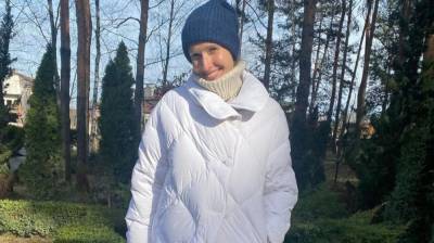 Прогоняет зиму: Катя Осадчая показала фото повседневного образа