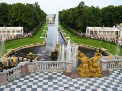 Первый запуск фонтанов в Петергофе намечен на конец апреля