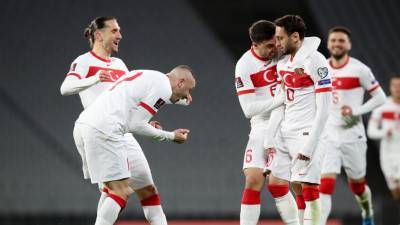 Хет-трик Йылмаза помог сборной Турции по футболу обыграть Нидерланды в матче отбора на ЧМ-2022