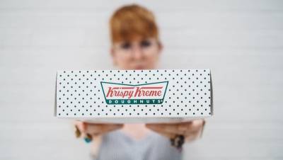 Противники вакцинации обвинили Krispy Kreme в дискриминации после предложения бесплатных пончиков