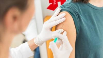 Исследование: прививка от гриппа помогает защититься от короны