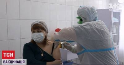 Побочные последствия вакцины против COVID-19: в Украине создадут фонд для компенсаций