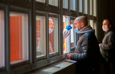 В Австрии запретили посещение магазинов без тестов на коронавирус