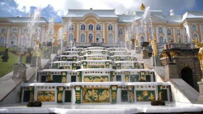 Раскрыта дата запуска фонтанов в Петергофе