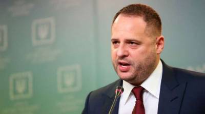 Ермак предложил ввести ответственность за стрельбу российских снайперов на Донбассе