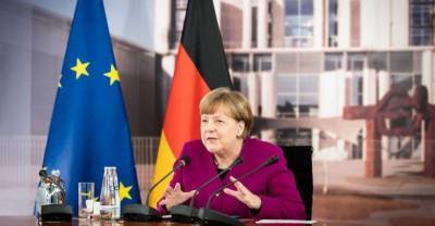 Меркель отказалась высказывать недоверие правительству из-за "пасхального" скандала