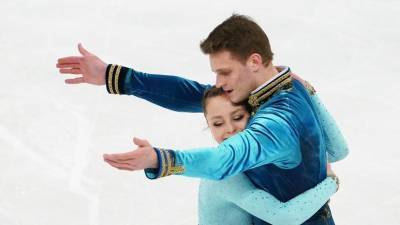 Превосходство в технике: как Бойкова и Козловский выиграли короткую программу среди пар на ЧМ по фигурному катанию