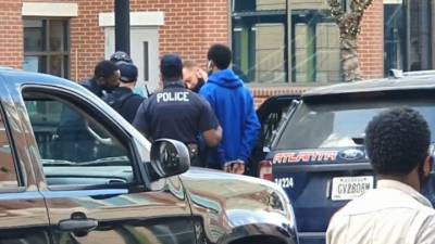 В Атланте полиция задержала в магазине вооруженного до зубов американца