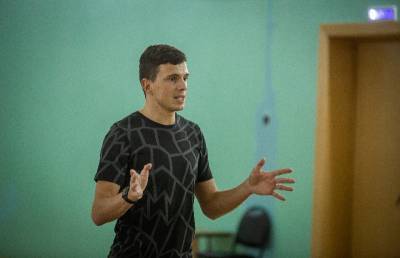 Смолянин Илья Иванюк рассказал о развитии легкой атлетики с приходом Приваловой