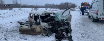 В лобовом ДТП под Новосибирском погиб пассажир