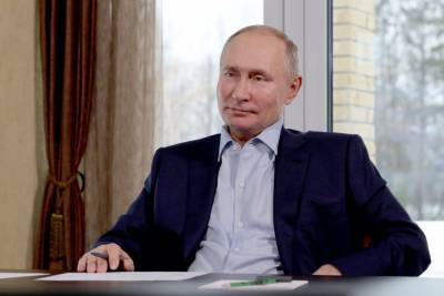 Песков рассказал про вакцину, которой привился Путин