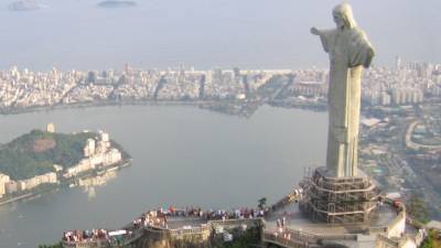 Ремонт на высоте: реконструкция статуи Христа-Искупителя началась в Бразилии