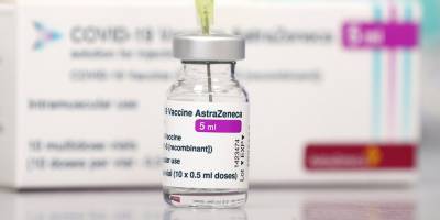 Минздрав Канады добавил в инструкцию для вакцины AstraZeneca предупреждение о тромбах