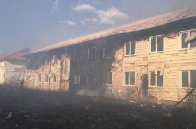 Масштабный пожар на Закарпатье уничтожил два многоквартирных дома