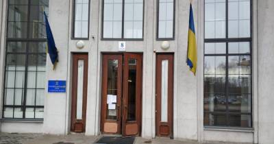 В Харькове в здании суда искали взрывчатку — пришлось эвакуировать более сотни человек (ФОТО)