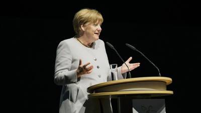 Меркель объяснила отказ поднять вопрос о доверии правительству