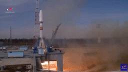 Ракета "Союз-2.1б" со спутниками OneWeb стартовала с Восточного — видео