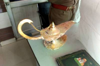 В Индии аферистам удалось втюхать врачу "волшебную" лампу Аладдина за 100 тысяч долларов
