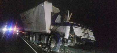 Два грузовика лоб в лоб встретились на трассе в Карелии – есть пострадавшие