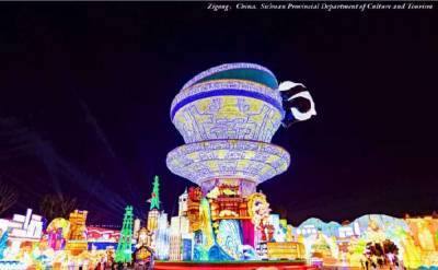 В китайском городе Цзыгун открылся фестиваль фонарей с тысячелетней историей