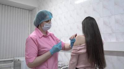 Новости на "России 24". В Хабаровском крае вакцинировались более 40 тысяч человек