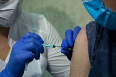 Роспотребнадзор заявил о безопасности новосибирской вакцины от COVID-19