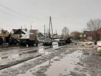 Жители Коркино пожаловались, что дороги на улицах города тонут из-за таяния снега