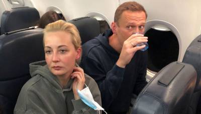 СМИ: супруга Навального улетела в Германию