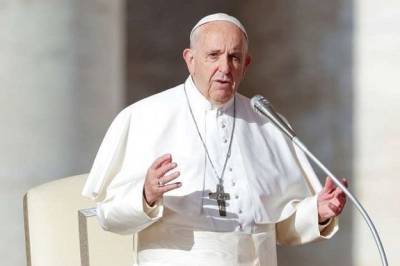 Сокращение на 10%. Папа Римский урезал зарплаты кардиналам из-за пандемии
