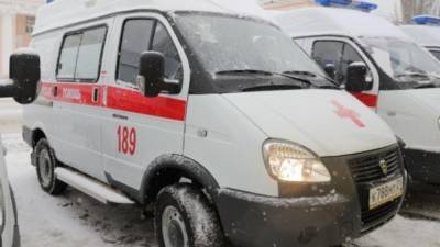 Водитель легковушки разбился на трассе в Саратовской области