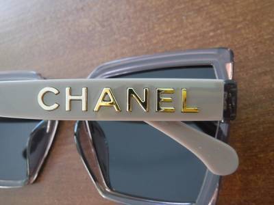 В Зауралье задержали 2 килограмма солнцезащитных очков — подделку под Dior и Chanel
