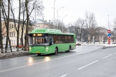 1 апреля в Пскове закроют движение на Леона Поземского - как будут ходить автобусы