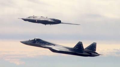 Беспилотники "Охотник" будут воевать вместе с пилотами Су-57