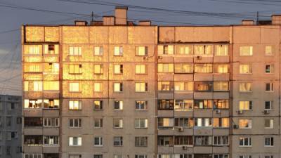Школьник выпал из окна 17-го этажа в Краснодаре и погиб
