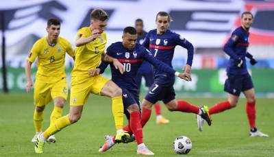 УЕФА присвоил Сидорчуку авторство гола в матче с Францией