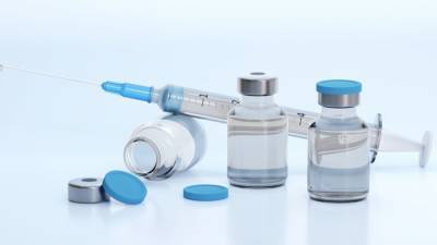 Украинские медики зарегистрировали 590 побочных реакций на вакцину от COVID-19