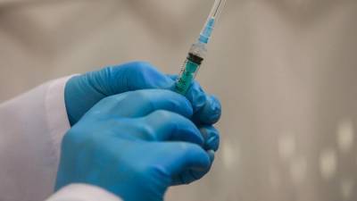 ФАС согласовала предельную отпускную цену вакцины «КовиВак»