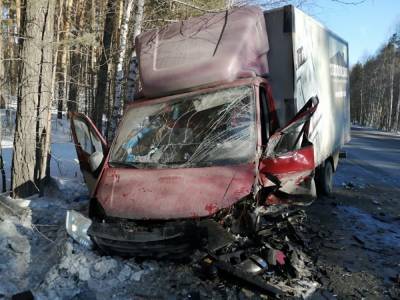 В Миассе на трассе столкнулись грузовая «Газель» и две легковушки. Есть пострадавшие