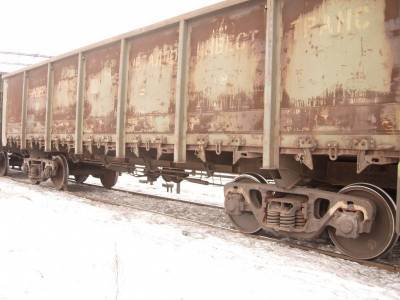 Троих жителей Челябинской области будут судить за кражу 2 тонн металла с железной дороги