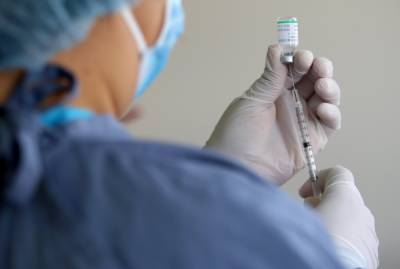 41% украинцев критикуют вакцинацию против коронавируса, – Рейтинг