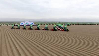 ТДХ: Для сева хлопка в Туркменистане выделено более 7 тысяч 600 тракторов