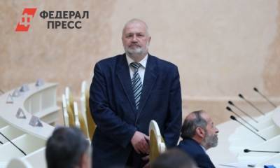 Беспартийный депутат петербургского ЗакСа Амосов пойдет на выборы от эсеров