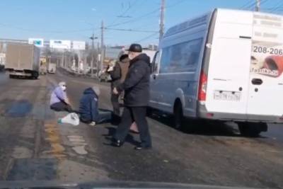 В Ярославле маршрутка на переходе сбила нескольких пешеходов