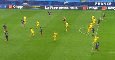 Лайнсмен матча Франция — Украина извинился перед Шевченко (ВИДЕО)