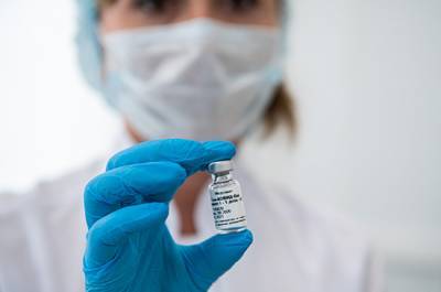 Валентина Матвиенко - Павел Пугачев - Российские вакцины против COVID-19 одинаково эффективны, заявили в Минздраве - pnp.ru