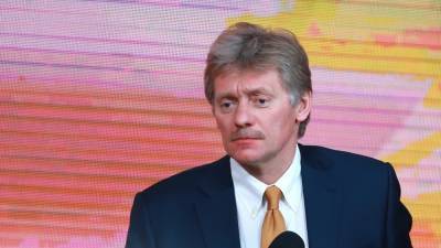 В Кремле указали на ошибочность заявлений о "лихорадке" валютного курса