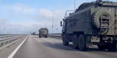 В Крыму зафиксировали интенсивное перемещение военной техники РФ — видео