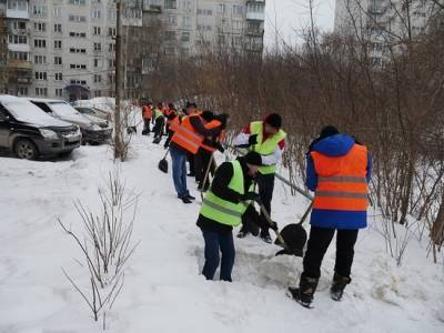 К уборке снега в Новосибирске будут привлекать приговоренных к обязательным работам