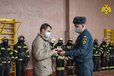 Мужчину из Тверской области наградили медалью за спасение ребенка