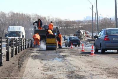В Рязани стартовал ямочный ремонт дорог горячим асфальтом